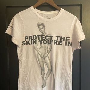 Marc Jacobs Miley Cyrus Protect The Skin You’re In T-Shirt